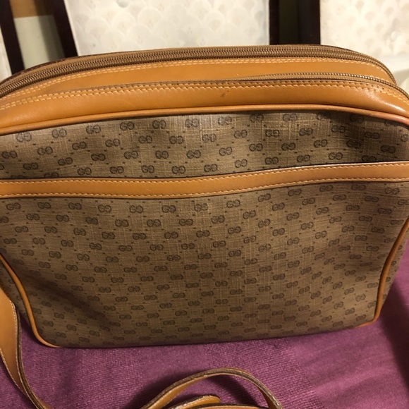 Sold Authentic Gucci Vintage Sling Bag - Picture 4 of 16